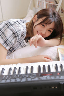 透明比基尼泳衣美女